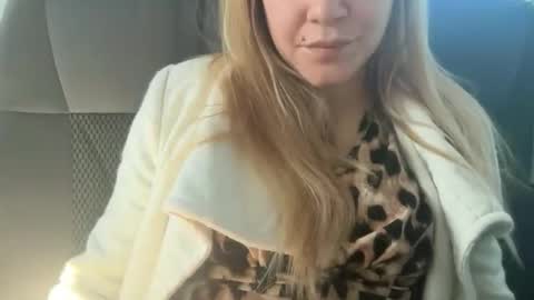 Snapshot of artsyandcraftsy_ chatting on February 2026 11:42:01 AM MIA online show from February 2026 11:42:01 AM