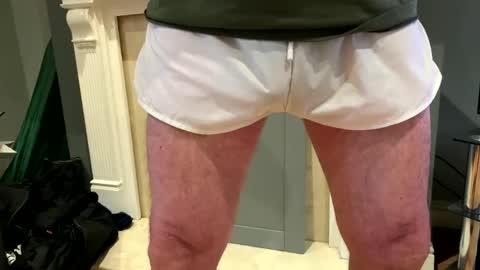 Snapshot of artybee chatting on April 2026 10:11:01 AM artybee online show from April 2026 10:11:01 AM