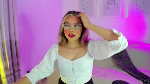 Snapshot of ary_cam230 chatting on February 2025 09:28:01 PM Zahaara online show from February 2025 09:28:01 PM