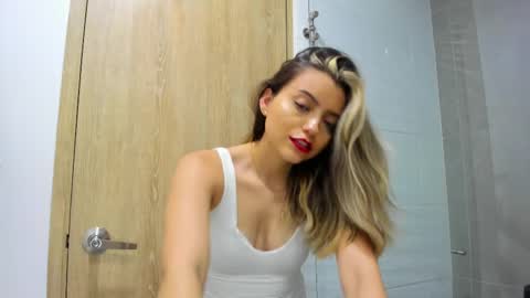 Snapshot of ary_cam230 chatting on February 2025 11:33:02 PM Zahaara online show from February 2025 11:33:02 PM