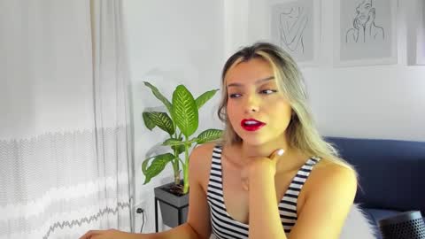 Snapshot of ary_cam230 chatting on March 2025 10:02:02 PM Zahaara online show from March 2025 10:02:02 PM