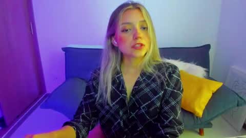 Snapshot of ary_cam230 chatting on October 2025 09:01:01 PM Zahaara online show from October 2025 09:01:01 PM