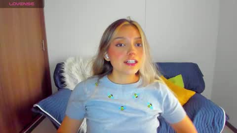 Snapshot of ary_cam230 chatting on October 2025 09:48:01 PM Zahaara online show from October 2025 09:48:01 PM