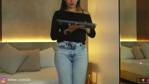 Snapshot of arya_ruiz chatting on June 2026 01:04:02 PM Arya online show from June 2026 01:04:02 PM