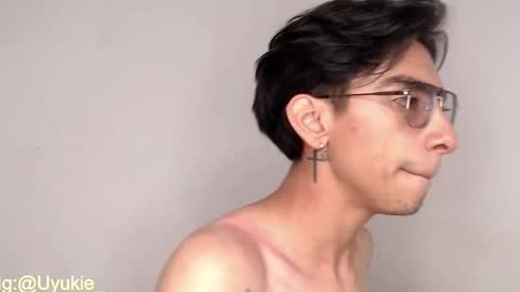 Snapshot of ash_v1 chatting on November 2025 09:27:02 PM Ash online show from November 2025 09:27:02 PM