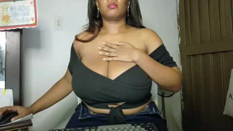 ashanty_1012 online show from April 2026 10:25:02 PM