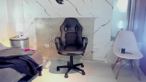   Asher  online show from March 2026 07:52:01 PM