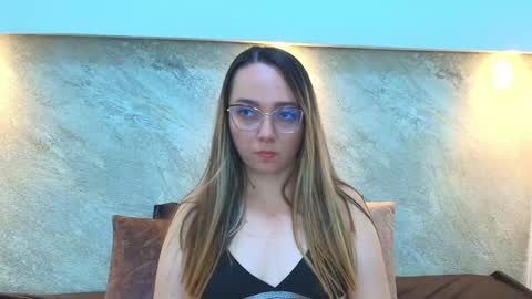 Asley Bennet online show from October 2025 04:02:01 AM