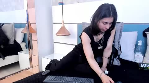 Ashkoreh online show from October 2025 07:20:01 PM