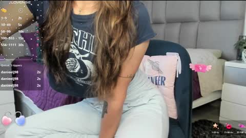 Carolina  online show from February 2025 10:43:02 PM