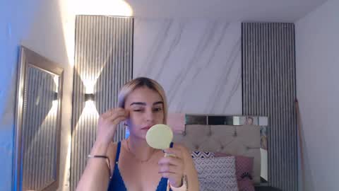 ashley__tylor online show from May 2026 04:26:01 PM