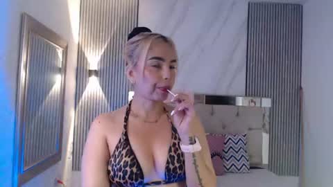 Snapshot of ashley__tylor chatting on June 2026 05:17:02 PM ashley__tylor online show from June 2026 05:17:02 PM