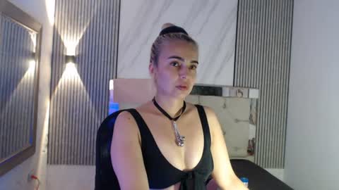 Snapshot of ashley__tylor chatting on June 2026 07:25:02 PM ashley__tylor online show from June 2026 07:25:02 PM