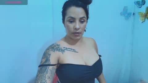 Snapshot of ashley_joyx_ chatting on June 2026 04:35:02 AM ashley_joyx_ online show from June 2026 04:35:02 AM