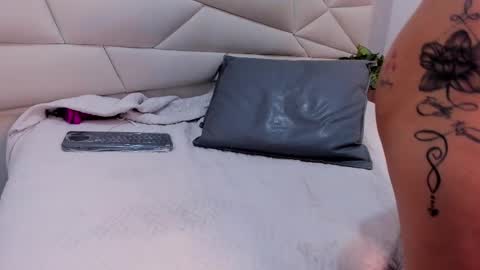 ashley_miller26 online show from February 2025 05:42:01 PM