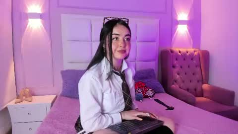 Snapshot of ashley_petit chatting on July 2026 01:26:01 PM ashley_petit online show from July 2026 01:26:01 PM