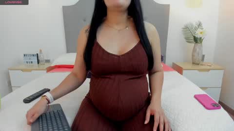 Snapshot of ashleyknightt chatting on December 2024 03:58:01 PM Ashley knight online show from December 2024 03:58:01 PM