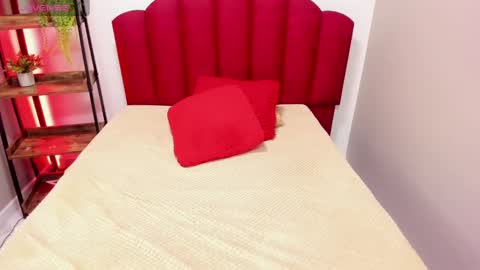 Snapshot of ashleyrobert_ chatting on January 2025 12:35:01 AM ashleyrobert_ online show from January 2025 12:35:01 AM