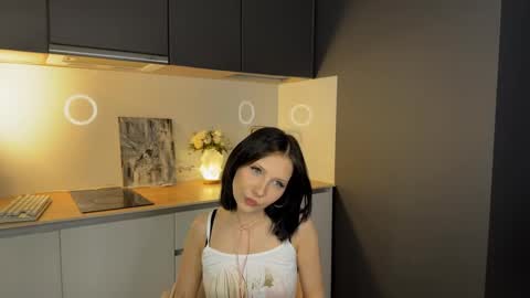 Ashley online show from November 2025 09:27:02 PM