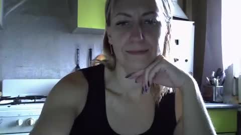 Snapshot of ashleyxhoney chatting on September 2025 06:14:01 AM AshleyXHoney online show from September 2025 06:14:01 AM