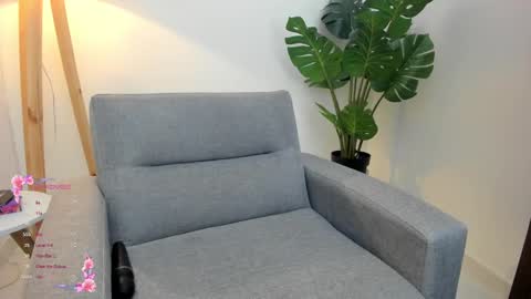 ashllovee online show from January 2025 03:51:01 AM