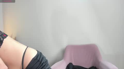 Snapshot of ashly_jones_ chatting on March 2025 06:17:02 AM ashly_jones_ online show from March 2025 06:17:02 AM