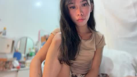 Snapshot of asian_aki chatting on June 2026 02:41:01 PM Marj online show from June 2026 02:41:01 PM