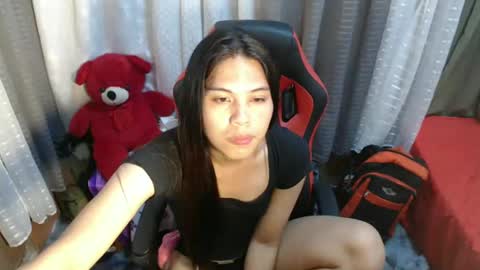 Snapshot of asian_boy_ralph143 chatting on December 2024 02:09:02 AM ELLE dont forget to follow and thumbs up online show from December 2024 02:09:02 AM