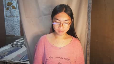 Rhean online show from December 2025 11:00:02 PM