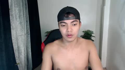 Snapshot of asianboyhunt chatting on October 2025 07:24:02 PM Fev online show from October 2025 07:24:02 PM