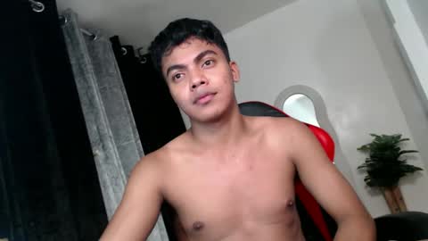 Snapshot of asianboyhunt chatting on October 2025 11:12:02 PM Fev online show from October 2025 11:12:02 PM
