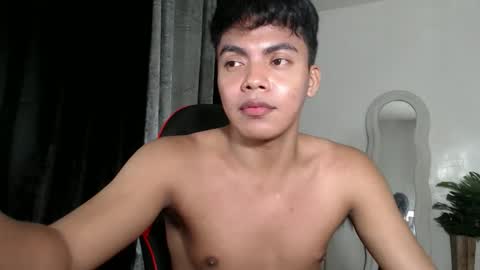 Snapshot of asianboyhunt chatting on October 2025 12:57:01 AM Fev online show from October 2025 12:57:01 AM