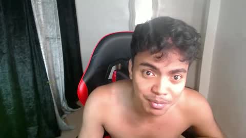 Snapshot of asianboyhunt chatting on November 2025 01:27:02 AM Fev online show from November 2025 01:27:02 AM