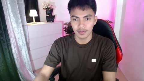 Snapshot of asianboyhunt chatting on November 2025 03:16:02 AM Fev online show from November 2025 03:16:02 AM