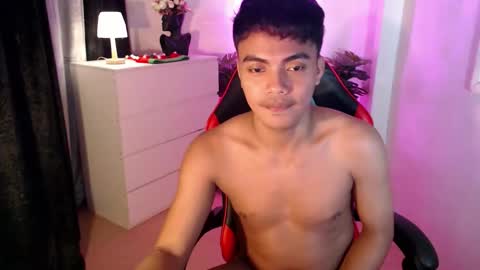 Snapshot of asianboyhunt chatting on December 2025 01:57:02 AM Fev online show from December 2025 01:57:02 AM