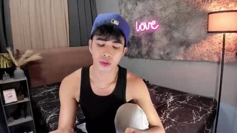 asiancum_peter online show from September 2025 11:25:01 AM