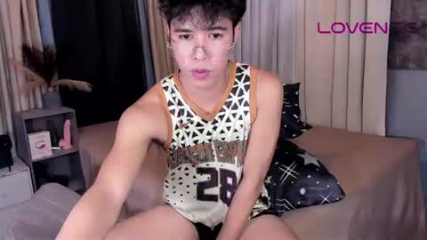 Snapshot of asiancum_peter chatting on June 2026 03:18:02 AM asiancum_peter online show from June 2026 03:18:02 AM