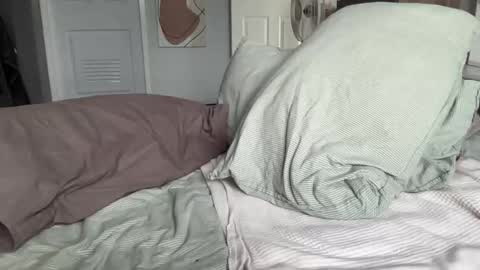 asiangirlandwhiteguy online show from October 2025 05:41:01 AM