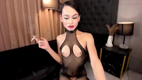Snapshot of asianpetitehugecock chatting on October 2025 01:27:02 AM AGATHA online show from October 2025 01:27:02 AM