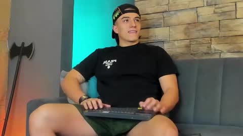 Aslan  online show from February 2026 03:21:02 AM