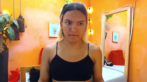 Snapshot of aslyhernandez chatting on January 2025 11:54:02 AM ASLY online show from January 2025 11:54:02 AM