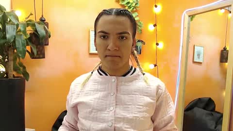 Snapshot of aslyhernandez chatting on January 2025 11:45:02 AM ASLY online show from January 2025 11:45:02 AM