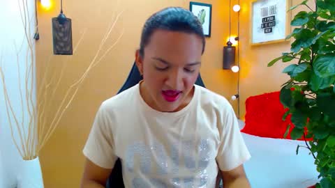 Snapshot of aslyhernandez chatting on September 2025 12:07:02 PM ASLY online show from September 2025 12:07:02 PM