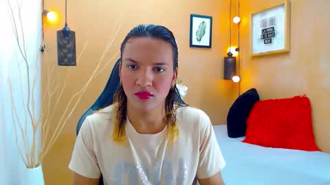 Snapshot of aslyhernandez chatting on September 2025 12:17:02 PM ASLY online show from September 2025 12:17:02 PM