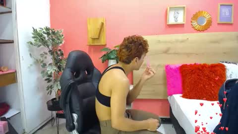 Snapshot of aslyhernandez chatting on May 2026 12:35:01 PM ASLY online show from May 2026 12:35:01 PM