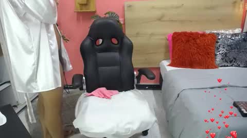 Snapshot of aslyhernandez chatting on May 2026 11:27:02 AM ASLY online show from May 2026 11:27:02 AM