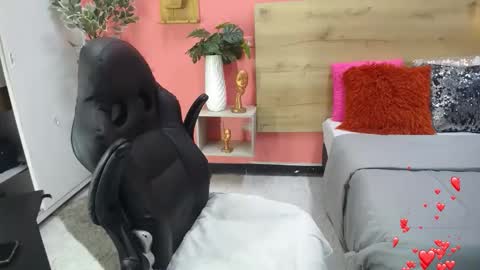 Snapshot of aslyhernandez chatting on May 2026 10:11:01 AM ASLY online show from May 2026 10:11:01 AM