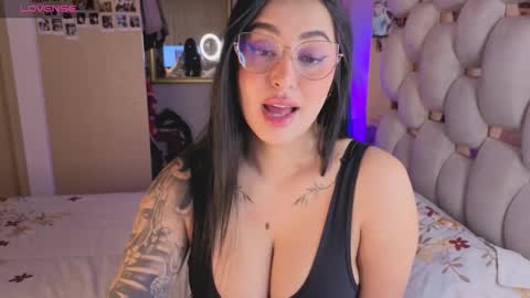 Ashley online show from November 2025 04:23:02 AM