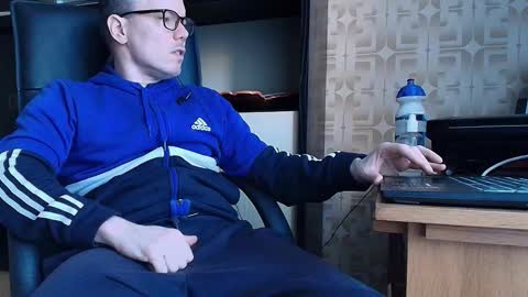 asterion51 online show from December 2025 02:57:02 PM