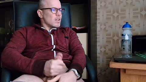 asterion51 online show from February 2026 04:01:01 PM